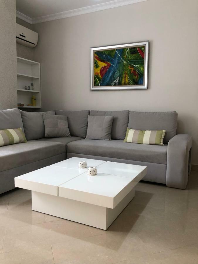 Mali I Robit Beachfront Апартаменти Голем